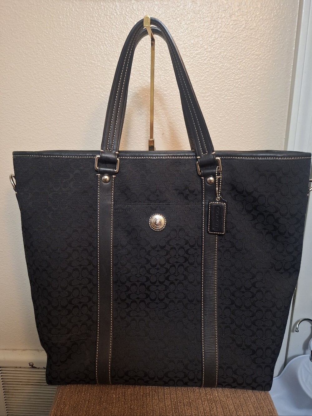 Coach Voyager Signature Canvas Two-way Toye Bag